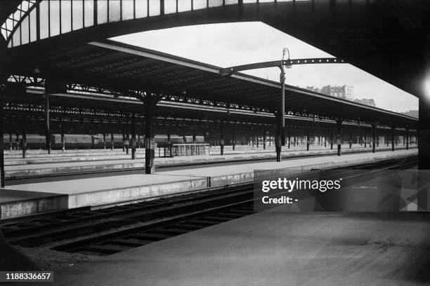 View of the deserted Gare de l'Est train station, totally closed during the SNCF railway workers' strike, on June 06, 1947 in Paris.