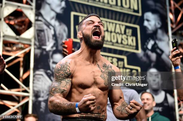 Mike Perry Prime 258 Mike Perry Pose Ufc Stock Photos, High-Res Pictures, and Images ...