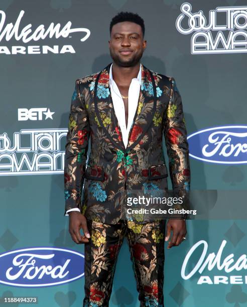 Sinqua Walls attends the 2019 Soul Train Awards at the Orleans Arena on November 17, 2019 in Las Vegas, Nevada.