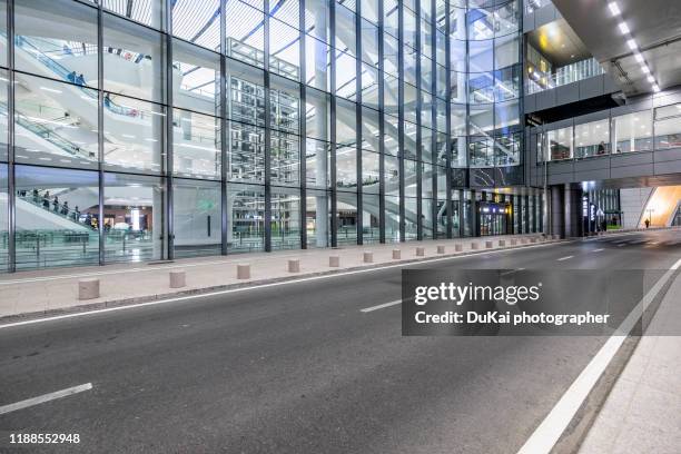 airport road - airport outside stockfoto's en -beelden