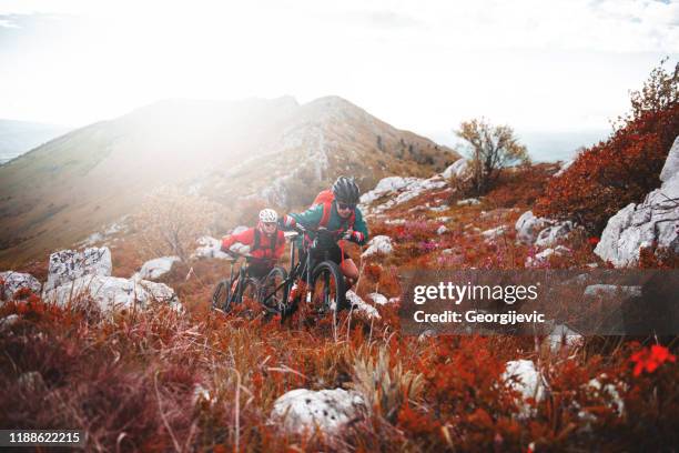 ciclismo in montagna - georgijevic mountain biker foto e immagini stock