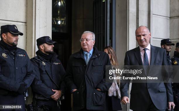 The former counsellor of Employment in Andalucia, Antonio Fernandez is leaving the Sevilla High Court for the trial about ‘ERE’ case in which the...