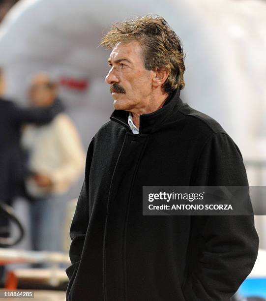 Costa Rica's Head coach Ricardo La Volpe is seen during a 2011 Copa America Group A first round football match held at the Mario Kempes stadium in...