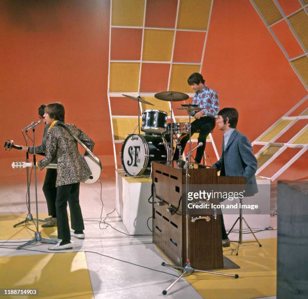 English guitarist, songwriter and frontman Steve Marriott , English musician, songwriter and producer Ronnie Lane , English drummer Kenney Jones, and...