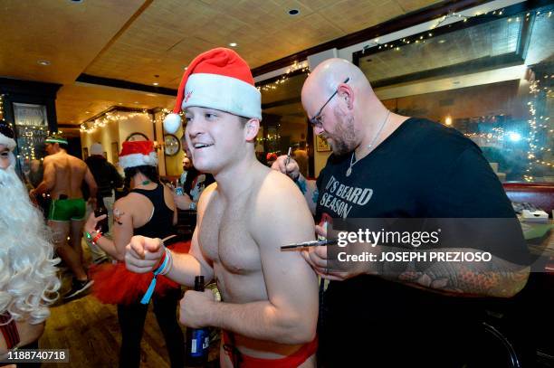 Speedo Run Santa Speedo Run Boston Photos and Premium High Res Pictures - Getty Images
