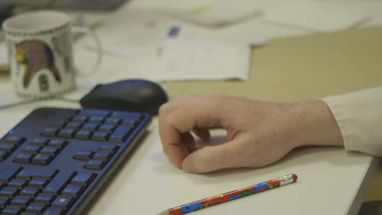 Hand Tapping On Table Hand Tapping Table Videos and HD Footage - Getty Images