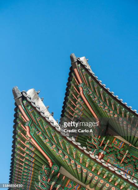 detail of gyeongbokgung palace in seoul. - gyeongbokgung palace stock pictures, royalty-free photos & images