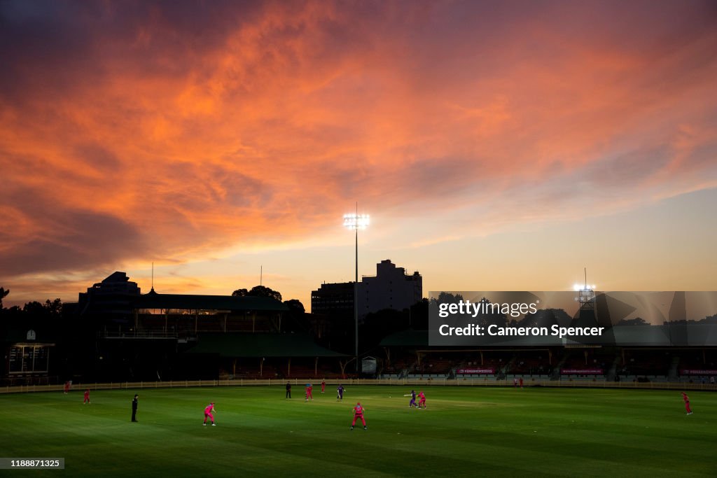 WBBL - Hobart Hurricanes v Sydney Sixers