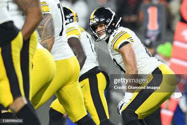 Tight end Vance McDonald of the Pittsburgh Steelers waits for the snap in the first quarter of a game against the Cleveland Browns on November 14,...