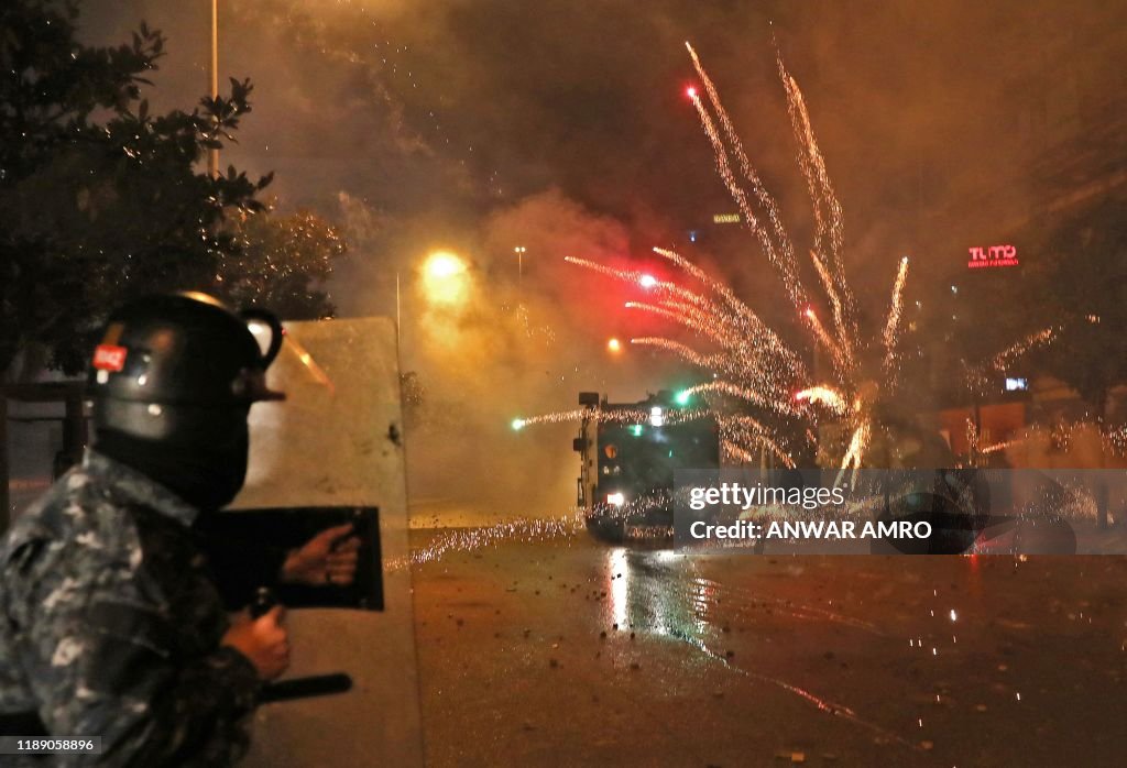 TOPSHOT-LEBANON-PROTESTS