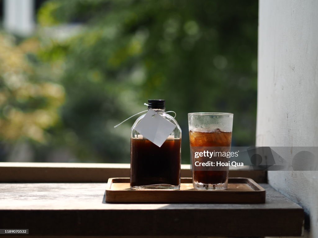Cold brew coffeeo wooden table