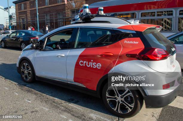 November 2019, US, San Francisco: A robot car of the General Motors subsidiary Cruise is on a test drive. Photo: Andrej Sokolow/dpa