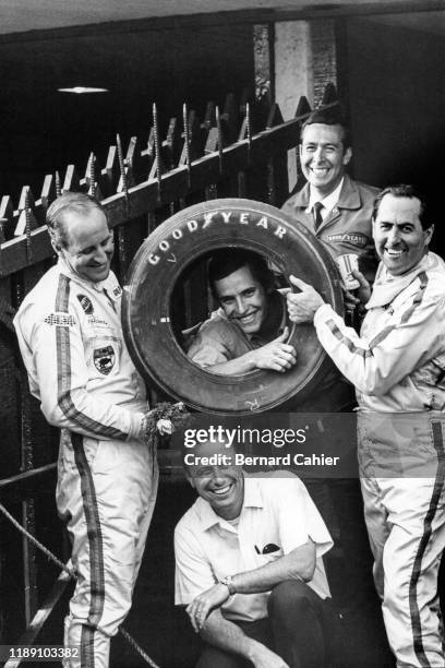 Jacky Ickx, Leo Mehl, Jack Brabham, Denny Hulme, Grand Prix of Mexico, Autodromo Hermanos Rodriguez, Magdalena Mixhuca, 19 October 1969. Jacky Ick...