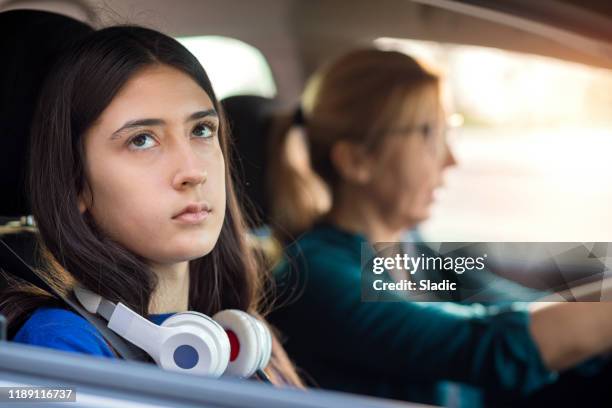 u begrijpt me niet - sulking stockfoto's en -beelden