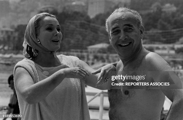 Zsa Zsa Gabor et son mari Herbert Hutner en vacances sur la Côte d'Azur le 20 juillet 1964, France.