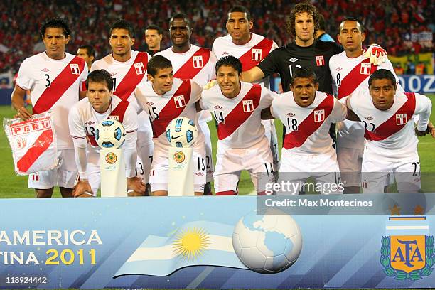 Peru team a pose for a photo during a match as part of group C of 2011 Copa America at Malvinas Argentinas Stadium on July 12, 2011 in Mendoza,...