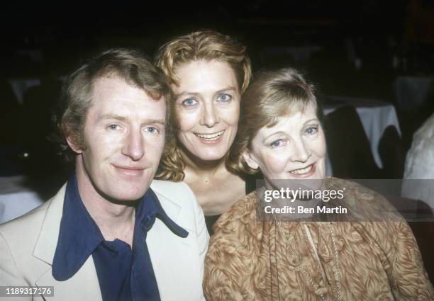 Corin Redgrave, Vanessa Redgrave with mother Rachel Kempson, 1979.