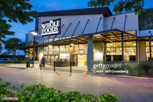 Orlando, Whole Foods, supermarket exterior at dusk.