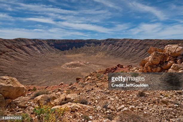 cráter de meteorito de arizona - flagstaff fotografías e imágenes de stock