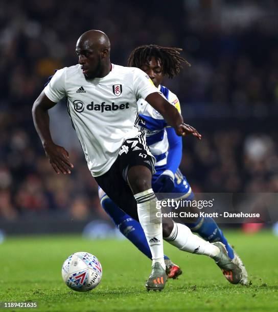 Aboubakar Kamara of Fulham FC and Eberechi Eze of Queens Park Rangers in action during the Sky Bet Championship match between Fulham and Queens Park...