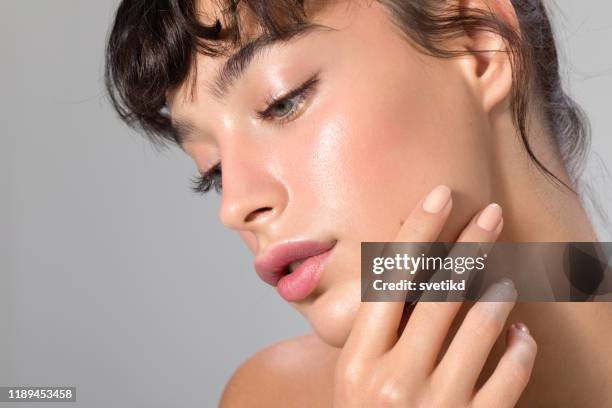 woman beauty portrait - pretty eye makeup for blue eyes stock pictures, royalty-free photos & images