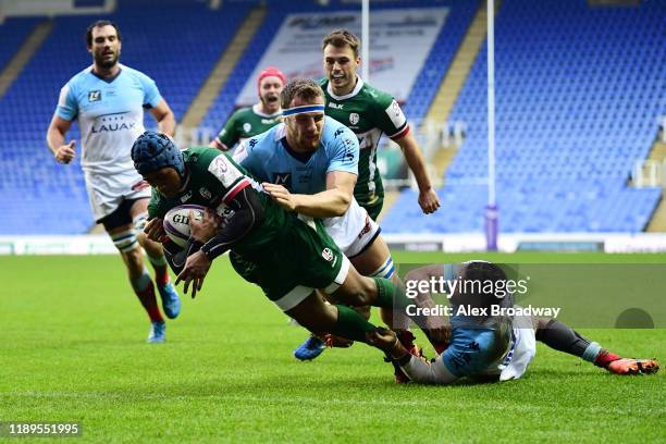 Alivereti Veitokani of London Irish scores a try during the European Rugby Challenge Cup Round 2 match between London Irish and Bayonne at the...