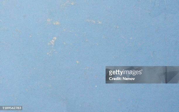 close-up of light blue cardboard paper texture - blatt papier stock-fotos und bilder