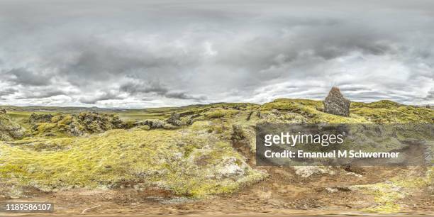 360° panorama of a dramatic nature scenery in the icelandic highlands while summer. - hdri 360 foto e immagini stock