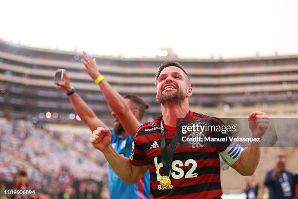 Diego of Flamengo celebrates the victory after winning the final match of Copa CONMEBOL Libertadores 2019 between Flamengo and River Plate at Estadio...