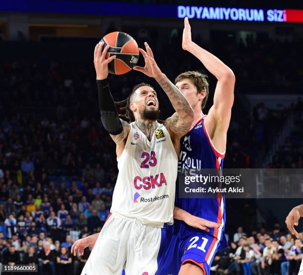 Daniel Hackett, #23 of CSKA Moscow competes with Tibor Pleiss, #21 of Anadolu Efes Istanbul during the 2019/2020 Turkish Airlines EuroLeague Regular...