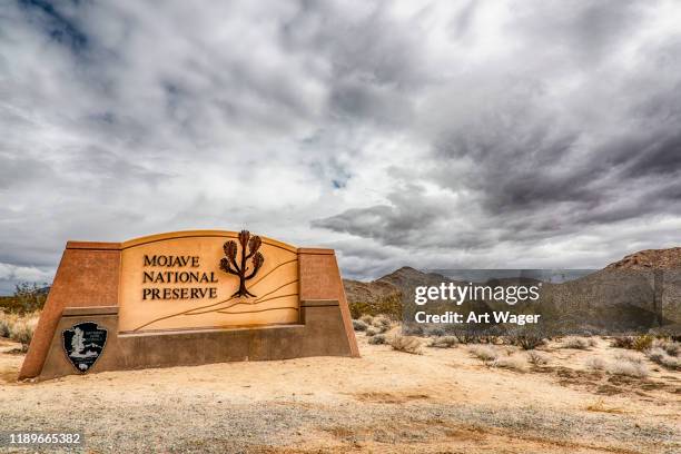 mojave national preserve sign - mojave national preserve stock pictures, royalty-free photos & images