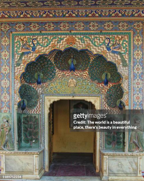 peacock gate of jaipur city palace - ジャイプール宮殿 ストックフォトと画像