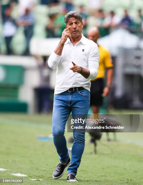 Renato Gaucho, head coach of Gremio gestures during the match against Palmeiras for the Brasileirao Series A 2019 at Allianz Parque on November 24,...