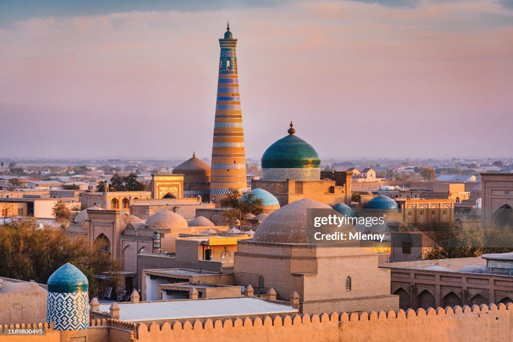 Khiva zonsondergang Twilight Xiva Хива islam Khoja minaret Oezbekistan