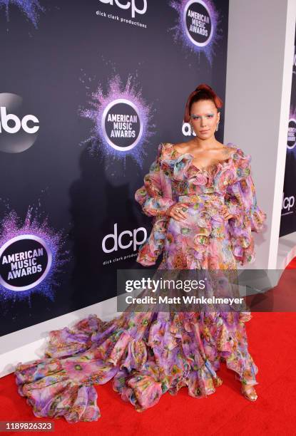 Halsey attends the 2019 American Music Awards at Microsoft Theater on November 24, 2019 in Los Angeles, California.