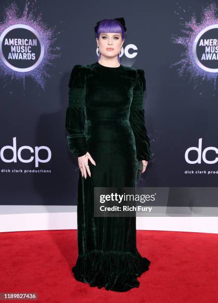 Kelly Osbourne attends the 2019 American Music Awards at Microsoft Theater on November 24, 2019 in Los Angeles, California.