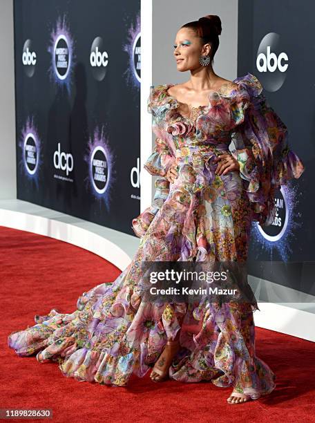 Halsey attends the 2019 American Music Awards at Microsoft Theater on November 24, 2019 in Los Angeles, California.