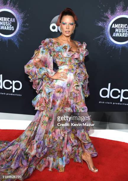 Halsey attends the 2019 American Music Awards at Microsoft Theater on November 24, 2019 in Los Angeles, California.