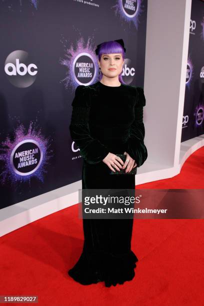 Kelly Osbourne attends the 2019 American Music Awards at Microsoft Theater on November 24, 2019 in Los Angeles, California.