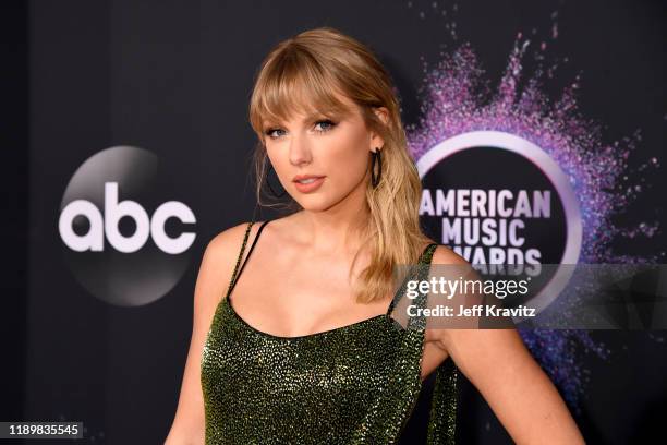 Taylor Swift attends the 2019 American Music Awards at Microsoft Theater on November 24, 2019 in Los Angeles, California.