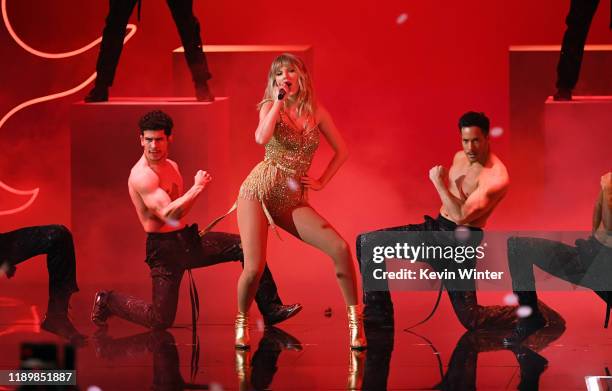 Taylor Swift performs onstage during the 2019 American Music Awards at Microsoft Theater on November 24, 2019 in Los Angeles, California.