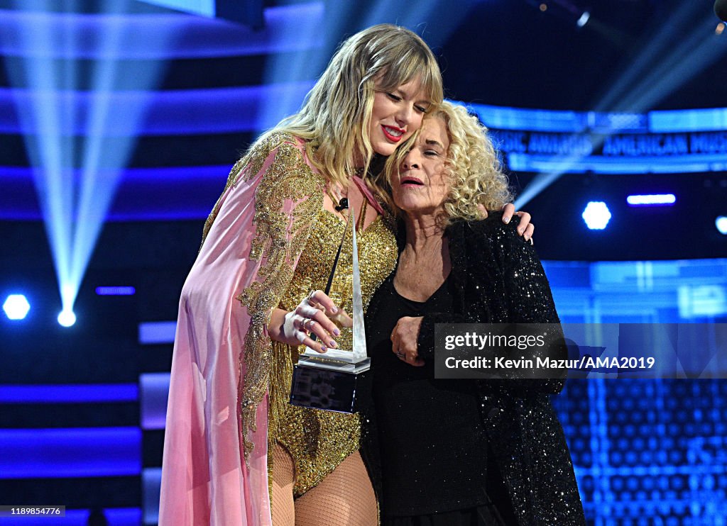 2019 American Music Awards - Roaming Show And Backstage