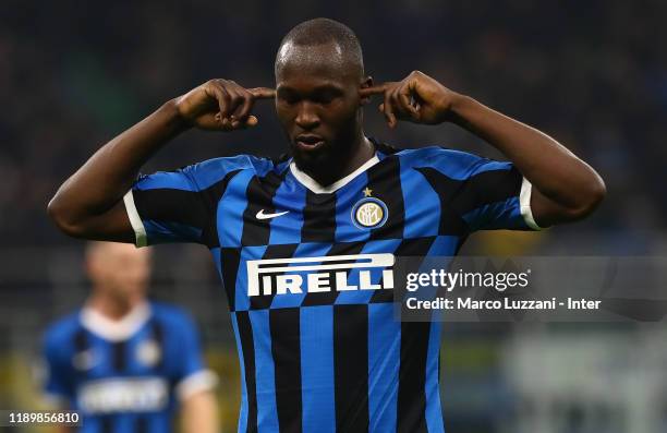 Romelu Lukaku of FC Internazionale celebrates after scoring the fourth goal during the Serie A match between FC Internazionale and Genoa CFC at...