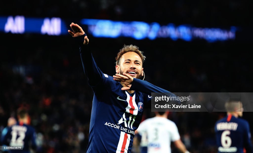 Paris Saint-Germain v Amiens SC - Ligue 1