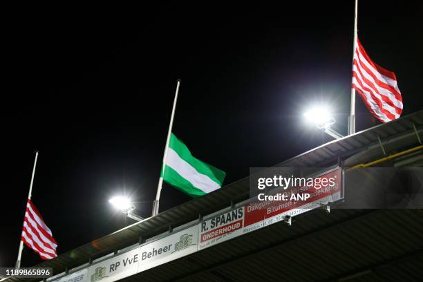 Vlaggen hangen halfstok op het Kasteel vanwege het overlijden van Jules Deelder during the Dutch Eredivisie match between Sparta Rotterdam and AZ...