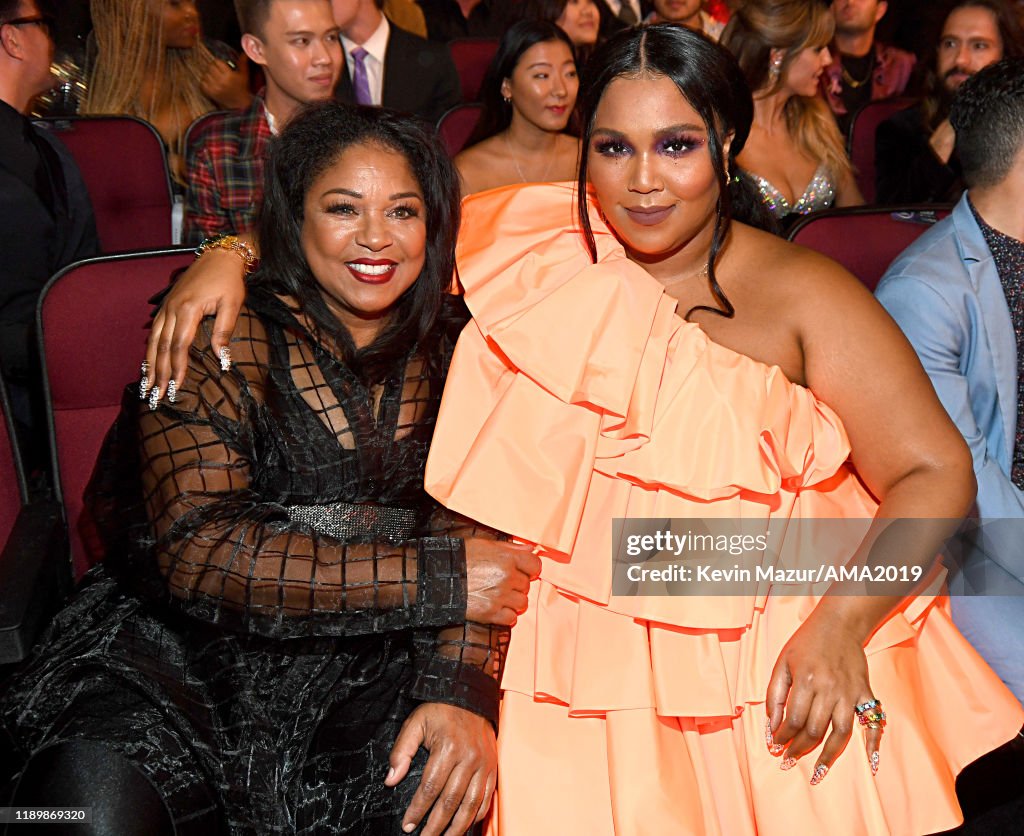 2019 American Music Awards - Roaming Show And Backstage