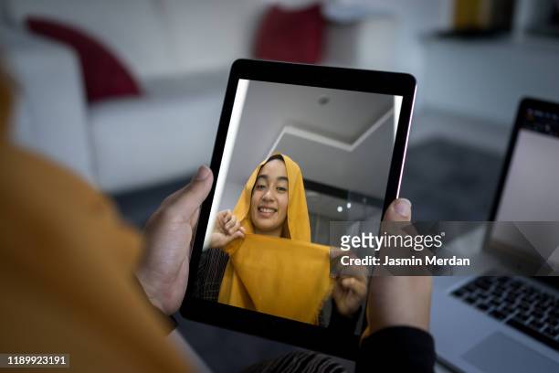 Learning from Muslim vlogger how to put Hijab on