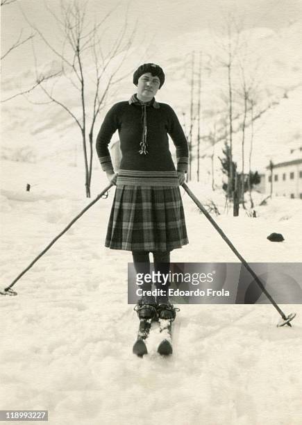 skier - 1920 1929 stock pictures, royalty-free photos & images