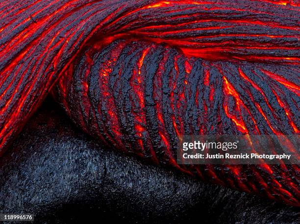 folding lava on kilauea, hawaii - lava stock-fotos und bilder