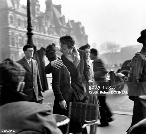 Kiss By The Hotel De Ville, Place De L'Hotel De Ville, Paris 4th District